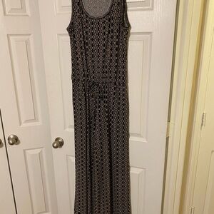 Comfortable and Elegant Patterned Jumpsuit with Drawstring at Waist.